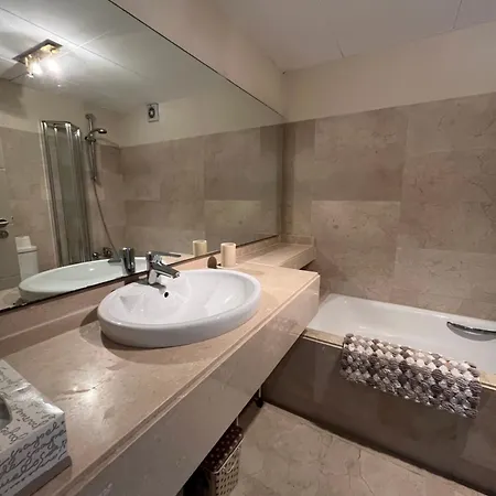 Con Jardin Privado Y Vistas Al Lago,valle Del Golf Agv *