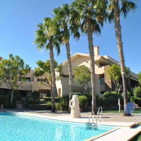 Con Jardin Privado Y Vistas Al Lago,valle Del Golf Agv 维拉
