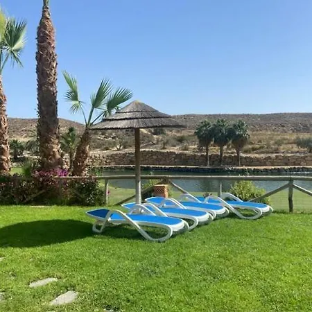Con Jardin Privado Y Vistas Al Lago,valle Del Golf Agv * 维拉