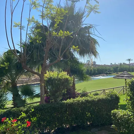 Con Jardin Privado Y Vistas Al Lago,valle Del Golf Agv * 维拉