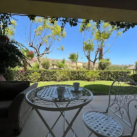 Con Jardin Privado Y Vistas Al Lago,valle Del Golf Agv 公寓