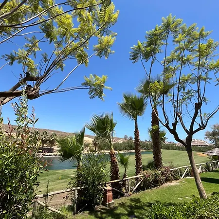 Con Jardin Privado Y Vistas Al Lago,valle Del Golf Agv 公寓 维拉