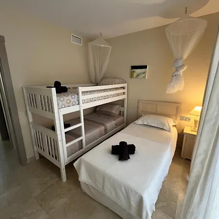 公寓 Con Jardin Privado Y Vistas Al Lago,valle Del Golf Agv 维拉